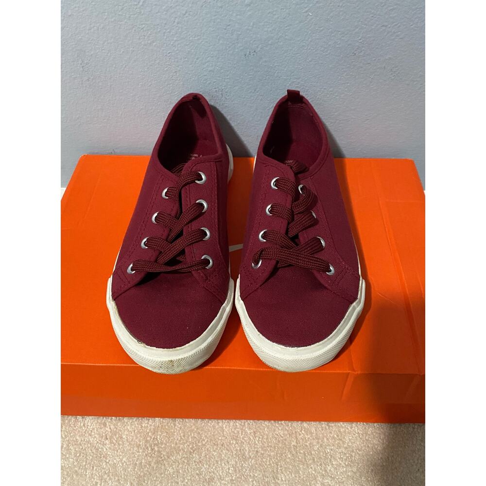 Women's Red Size 6 Converse Style Shoes